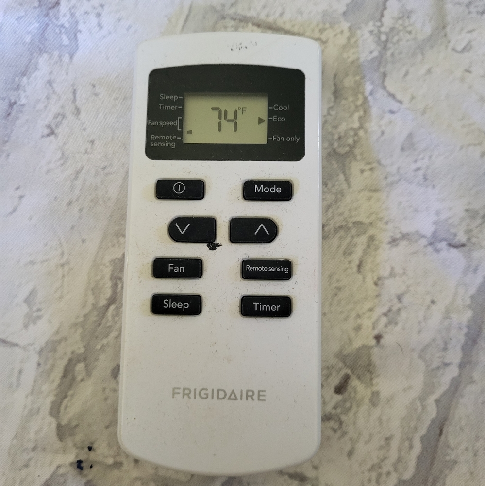 Frigidaire Window Air Conditioner Remote Control Model YX1F8F Pre-Owned